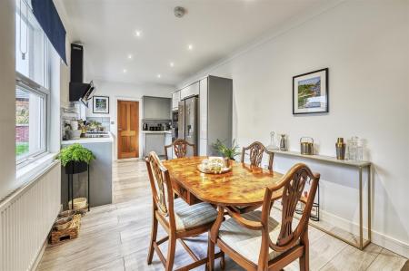 55 Higham Rd Rushden-33.jpg