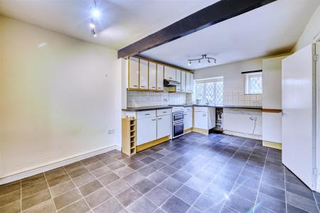 5 CHurch Street Woodford-10.jpg