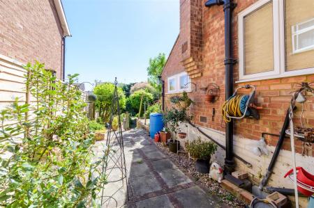 15 Fern Road-71-HDR.jpg