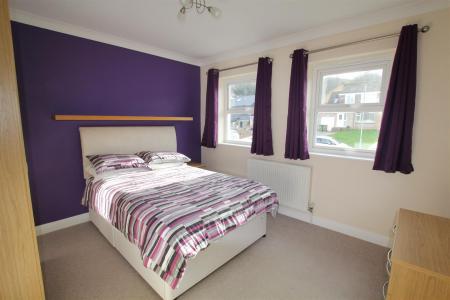 43a Pollard Close - 3 of 18.jpg