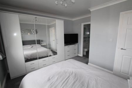 43a Pollard Close - 7 of 18.jpg