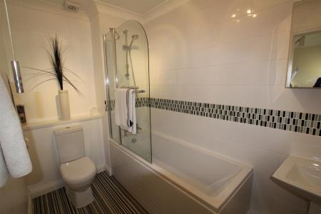 43a Pollard Close - 2 of 18.jpg