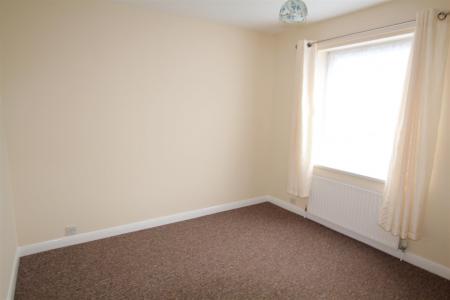 2 Garden Park Close - 2 of 14.jpg