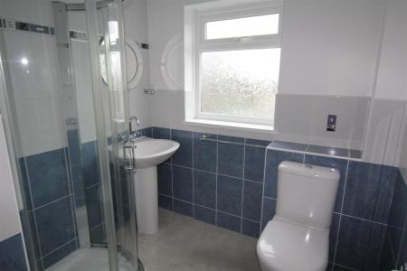 2 Garden Park Close - 4 of 14.jpg