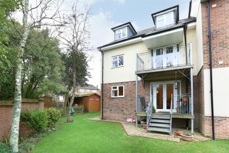 Flat 1 34 Holland Road 019.JPG