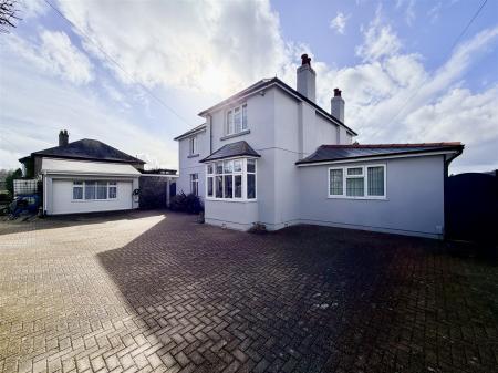 PLYMBRIDGE ROAD, PLYMPTON, PLYMOUTH PL7 4LF