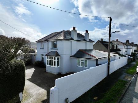 PLYMBRIDGE ROAD, PLYMPTON, PLYMOUTH PL7 4LF