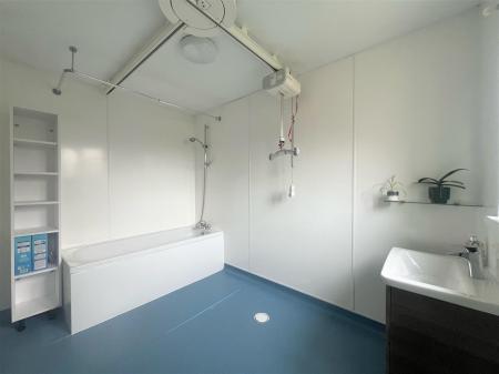 WET ROOM