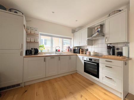 OPEN PLAN LIVING AREA