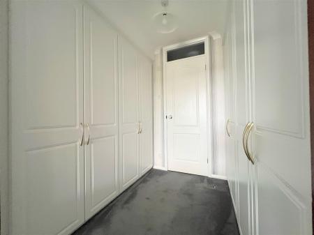 DRESSING ROOM