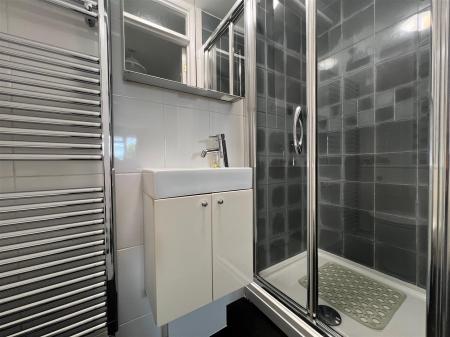 ENSUITE SHOWER ROOM
