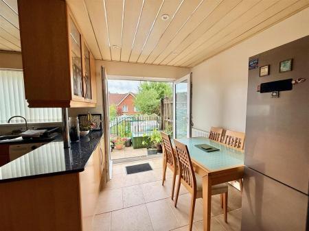 KITCHEN/DINER