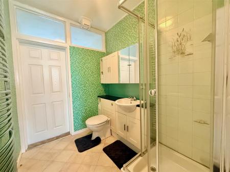 SHOWER ROOM/WC