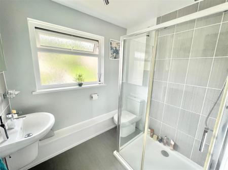 ENSUITE SHOWER ROOM