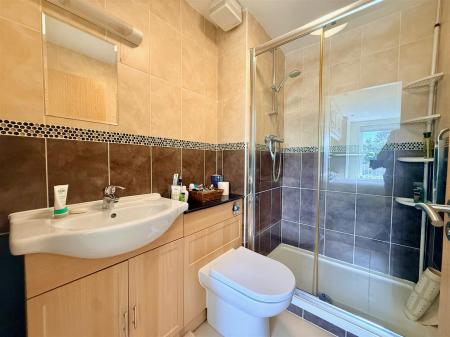 ENSUITE SHOWER ROOM