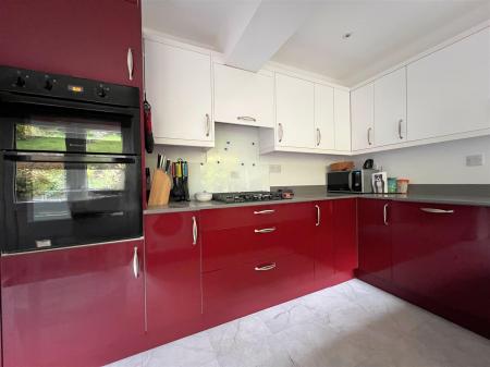 KITCHEN/BREAKFAST ROOM