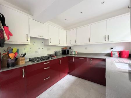 KITCHEN/BREAKFAST ROOM