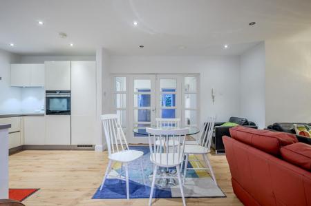 18_Flat 2 Holyrood Manor.jpg