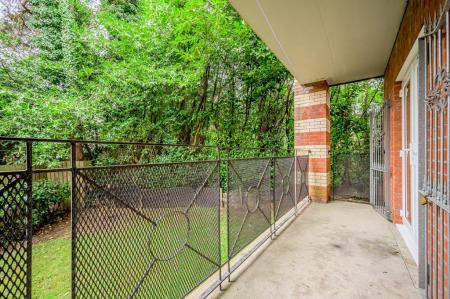 24_Flat 2 Holyrood Manor.jpg