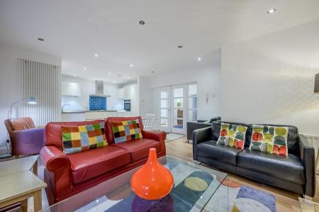 20_Flat 2 Holyrood Manor.jpg