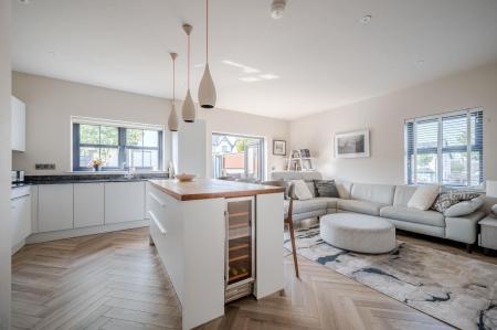 10 Bracken Hill Square_15.jpg