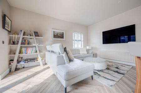 10 Bracken Hill Square_21.jpg