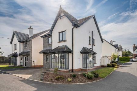 10 Bracken Hill Square_3.jpg