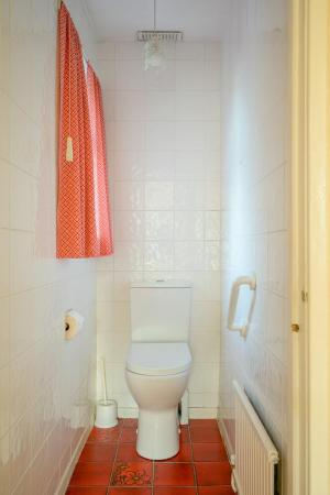 17-25 Tweskard Park.jpg