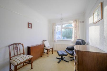 22-25 Tweskard Park.jpg