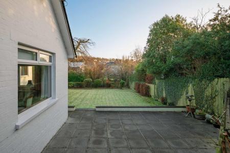 31-25 Tweskard Park.jpg