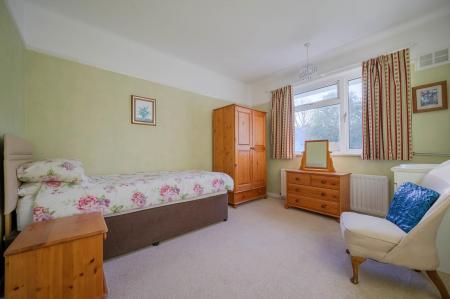 20-25 Tweskard Park.jpg