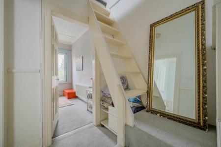 24-125 Upper Newtownards Rd.jpg