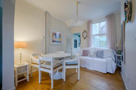 11-125 Upper Newtownards Rd.jpg