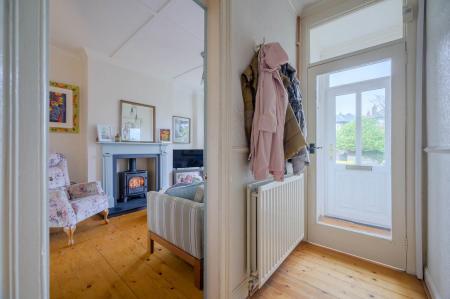 6-125 Upper Newtownards Rd.jpg