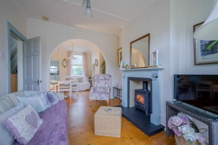 9-125 Upper Newtownards Rd.jpg