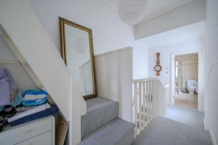 21-125 Upper Newtownards Rd.jpg