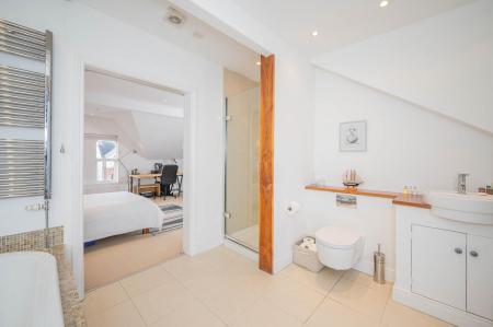 Ensuite