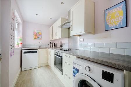14-63 Larkfield Road.jpg