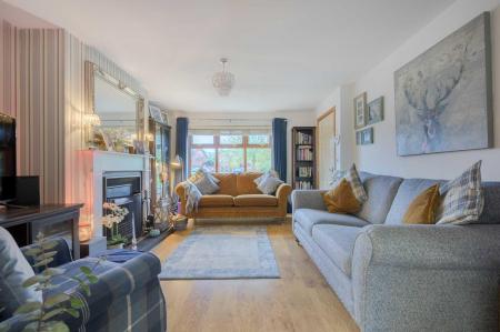 9-47 Stonebridge Ave.jpg