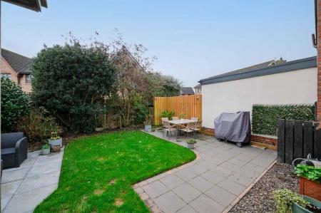 24-47 Stonebridge Ave.jpg