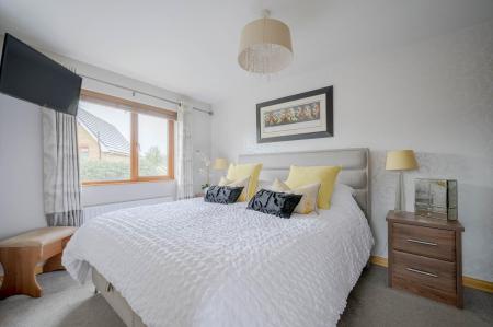 16-47 Stonebridge Ave.jpg