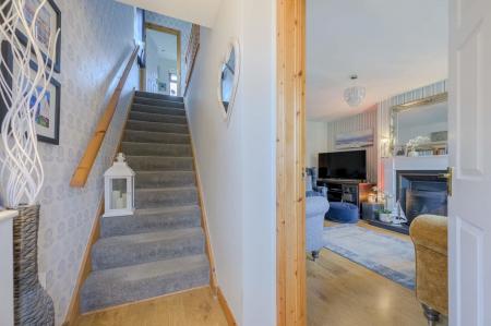 6-47 Stonebridge Ave.jpg