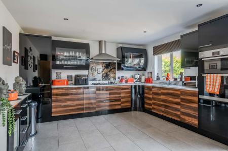 10 Ardvanagh Court_17.jpg