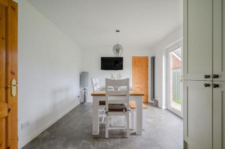 19-14 Dunkeld Park.jpg