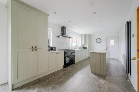 13-14 Dunkeld Park.jpg