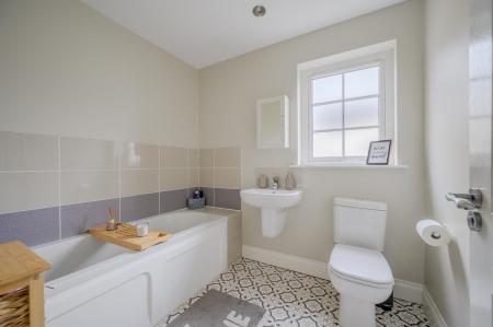 25-18 Tullynagardy Ave.jpg