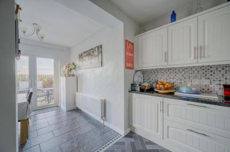 13-20 Birch Cres.jpg