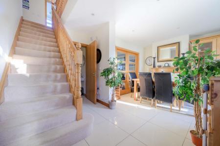 4-5 Shandon Court.jpg