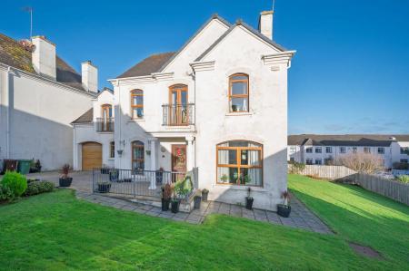 2-5 Shandon Court.jpg