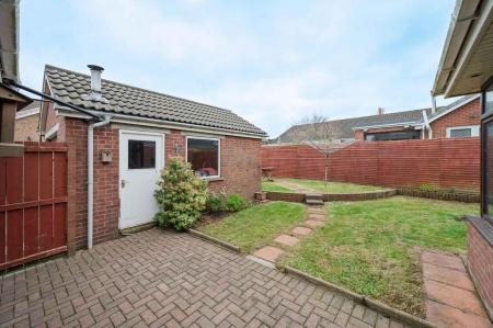 19-3 Erindee Ave.jpg